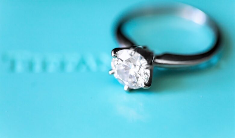 資産価値が高い婚約指輪とは？婚約指輪を買取している鑑定士が解説！